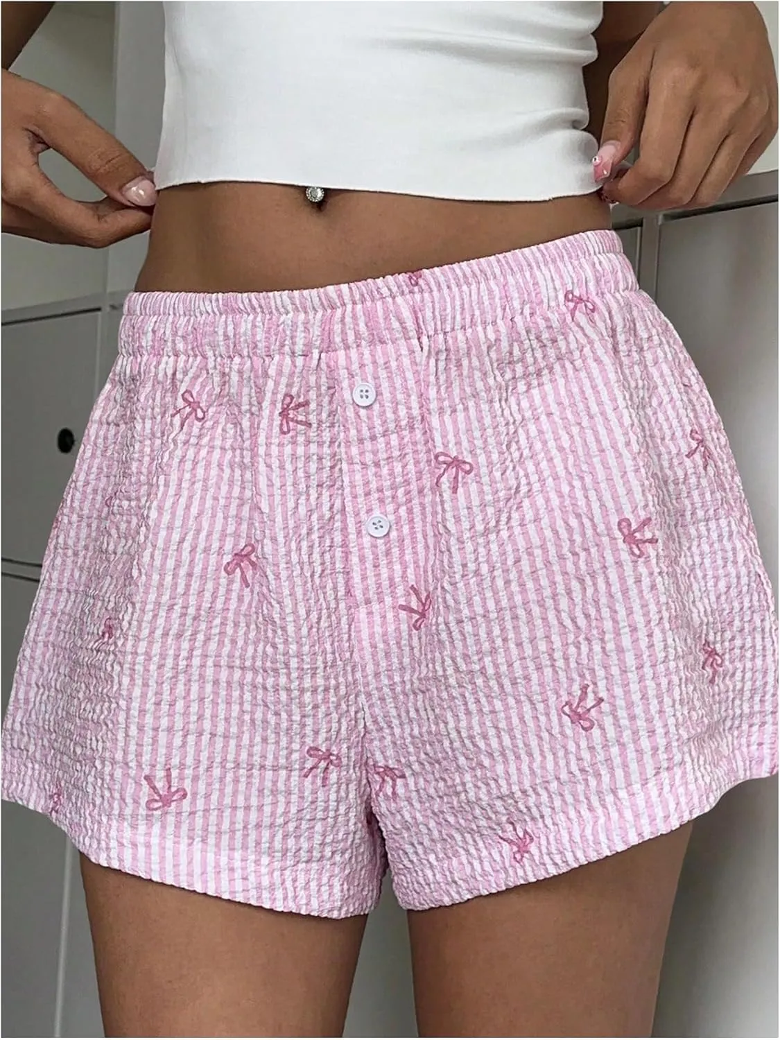 Verdusa Women's Floral Embroidery Elastic High Waist Scalloped Shorts